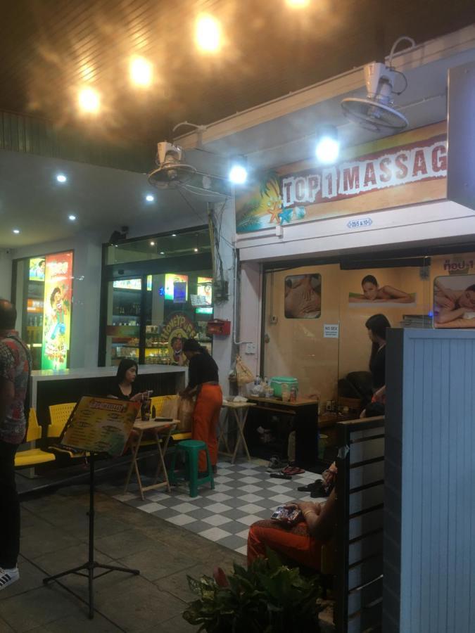 Ostello Gung Domitory Pattaya Esterno foto
